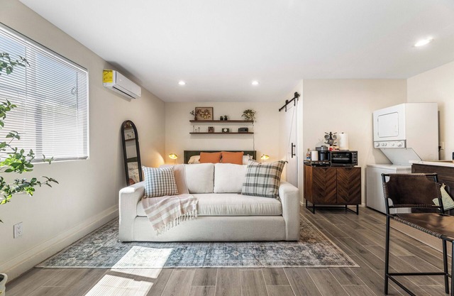 Charming Studio Gem in Anaheim 8' From Disney/Convention/Angel/Knotts
