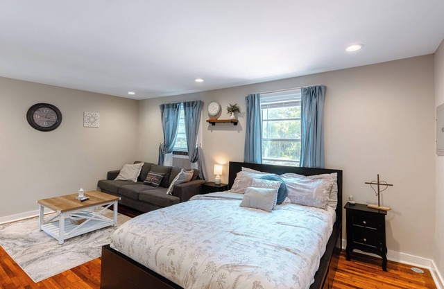 Charming studio in delightful Midtown Mobile with AC