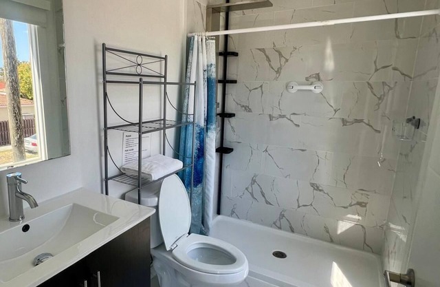 Charming studio in Homestead with private backyard