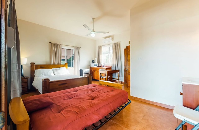 Charming studio w/ ocean view, deck, partial AC & WiFi - short walk to the beach