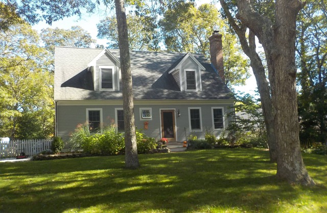NEU! Charming Summer Home Eingebettet s / w Poppenesset Bay, Mashpee River & Woodlands
