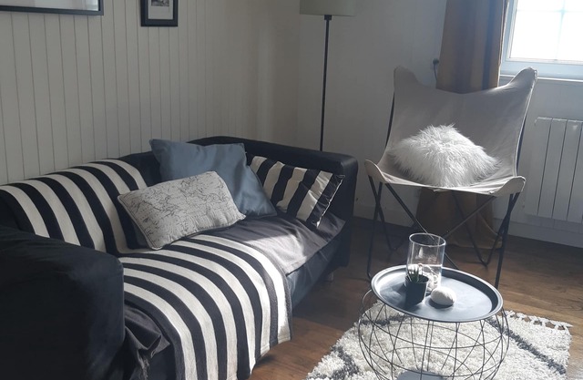 Charming T1 bis Quimper center - spec red stays more than a week