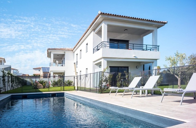 T2 RESIDENCE PETRADORU ILE-ROUSSE CHARME KOMFORT POOL