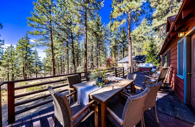Charming Tahoe Cabin with Hot Tub and Walk to Private Beach