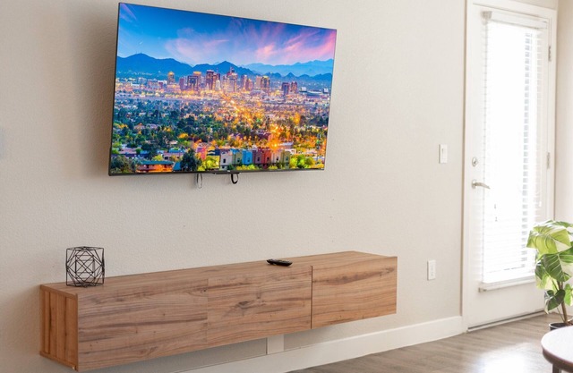 Charming Tempe 1BR Designer Furnishings, Patio & Gym