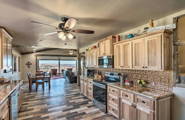 Charming Texas Home w/ Stunning Canyon Views!