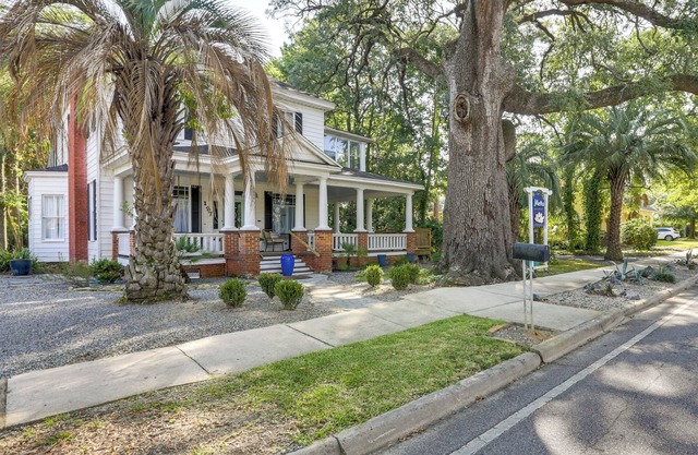 Charming Thomasville Getaway: Walk to Downtown!