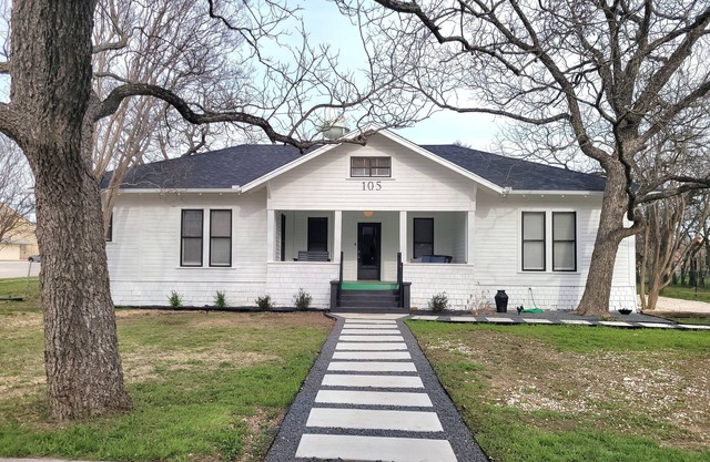 Charming Three Bedroom Home In Liberty Hill