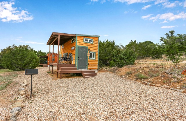 Harmony Hollow Tiny House | Dripping Springs Getaway