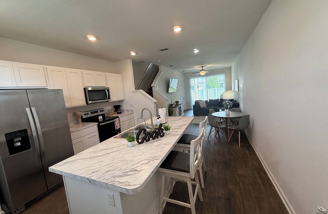 Charming townhome with ALL UTILITIES INCLUDED in St. Augustine
