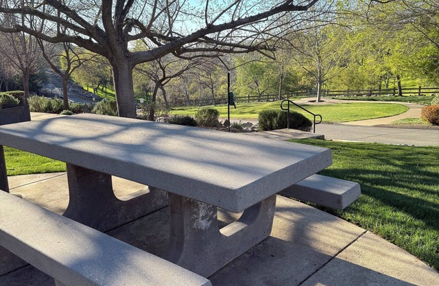 Charming -Tranquility Guest-Rm Suite in Auburn with Breakfast, Snacks, AC & WiFi