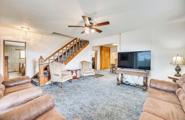 NEU! "The TerraTory" Private & Warm Trinidad Home!