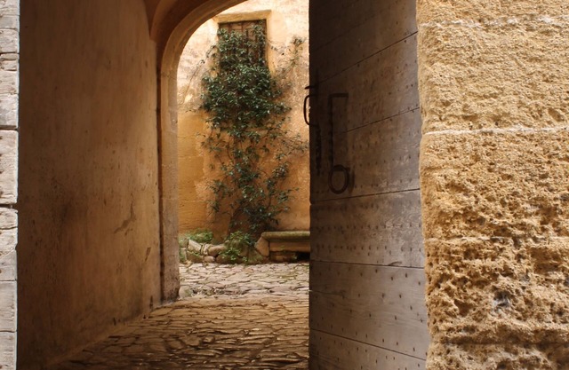 Vermietung Apartment mit zwei Schlafzimmern im Herzen von Lourmarin. Great Location
