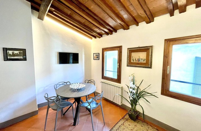 Charming two bedrooms Apartment in the very heart of Florence
