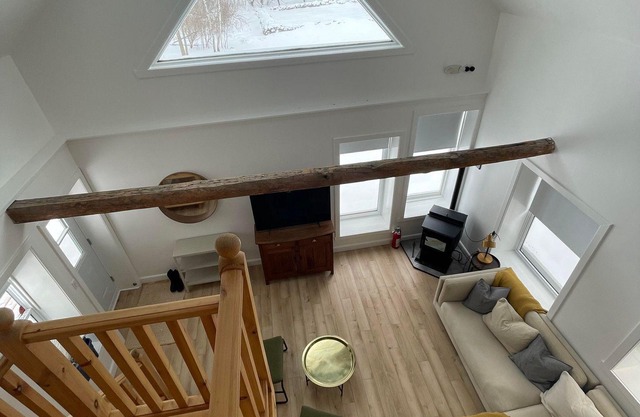 Charming two story retreat situated in the beautiful Haut St-Laurent.