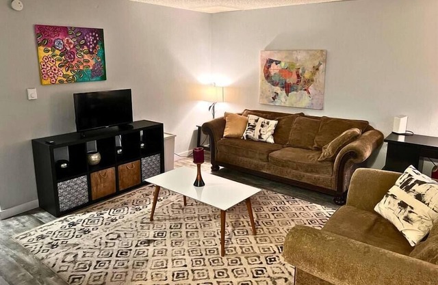 Charming Updated Apartment #2