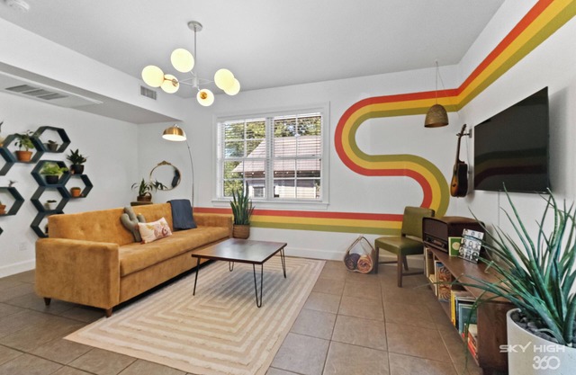 Charming Urban Retreat near Dickson St.