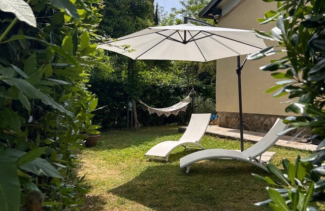 Charmantes Ferienhaus mit Garten, im Zentrum von Pietrasanta, sehr ruhige Lage