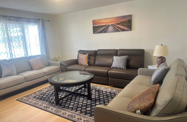 Charming Vacation Home Near Niagara Falls & Highmark Stadium