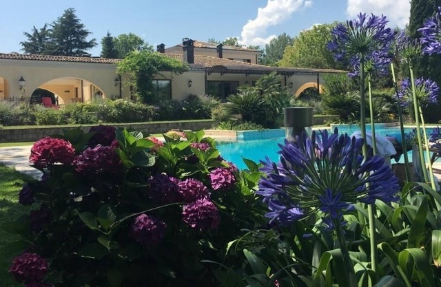 Charmante Villa in wunderschönem Garten 20 km von Rom entfernt am Golfplatz Olgiata