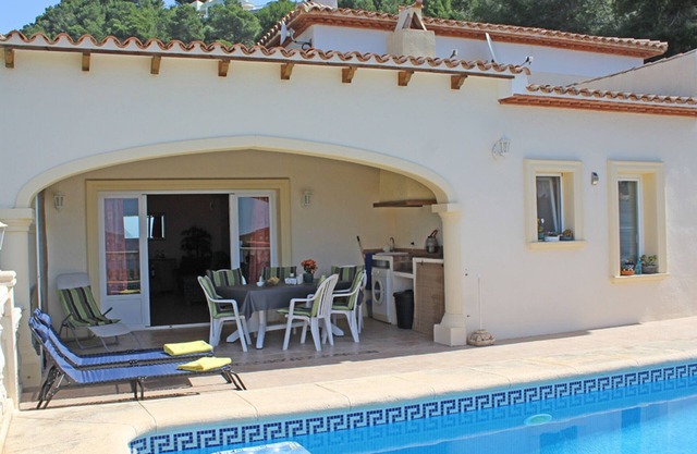 Charmante Villa in Moraira mit privatem Pool und Klimaanlage, strandnah
