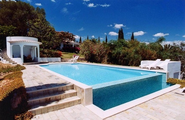 Encantadora Villa cerca de Lagos, piscina y vista al mar, tranquila con privacidad completa