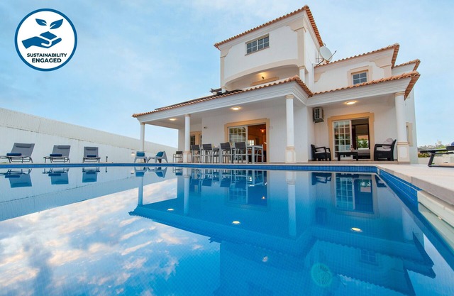 Charming villa w/ BBQ & heatable pool, Albufeira