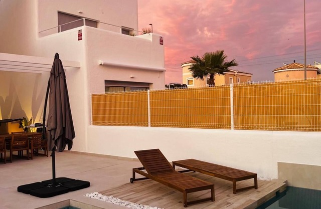 Charming villa with outside pool and rooftop terrace in San Fulgencio