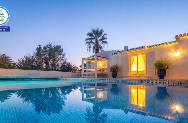 CHARMING VILLA WITH PRIVATE HEATABLE POOL, A/C, WI-FI AND BBQ