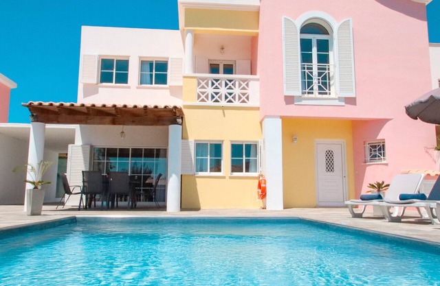 Charming Villa with Private Pool, A/C, and Wi-Fi