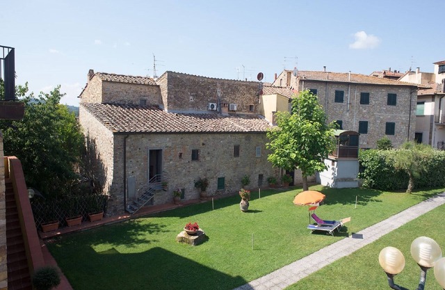 Urbanes Cottage mit Swimmingpool
