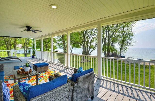 Waterfront Views: Lake Ontario Gem w/ Fire Pit