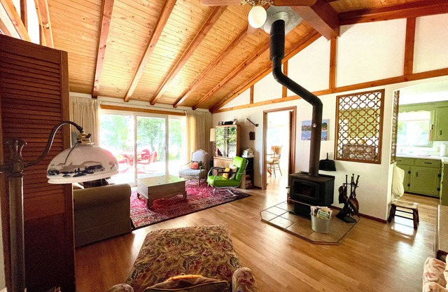Charming Waterfront Sommer Cottage auf der Bucht von Quinte