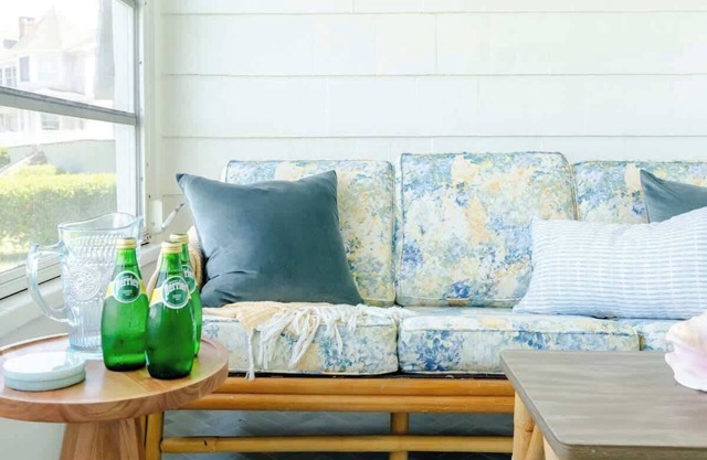 Charming Waterfront Cottage