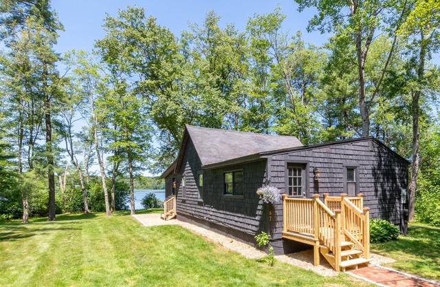 Charming Waterfront Home on Silver Lake - Sleeps 4 - Private Beach