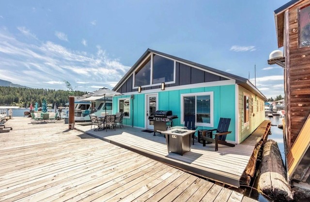Charming waterfront retreat with boat dock