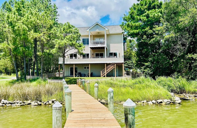 Charming Waterfront 3-bedroom house in Piney Point