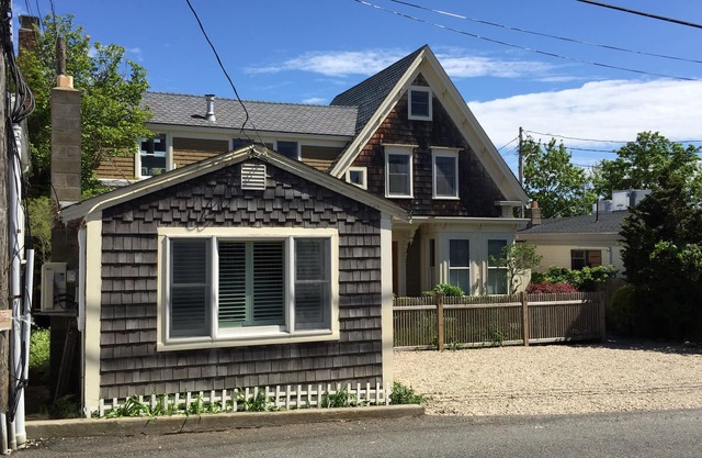 WEST END COTTAGE
