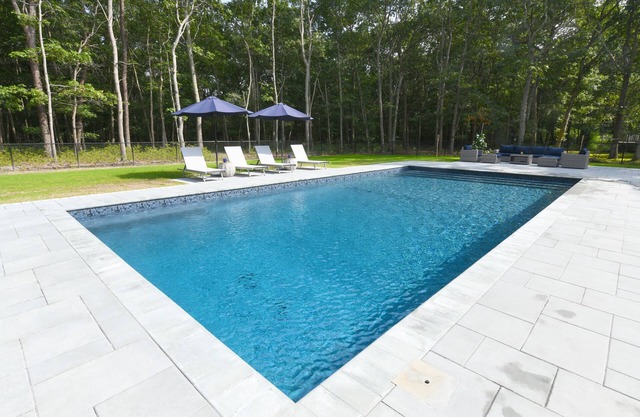 Charming Westhampton 4 Schlafzimmer und Brand New Pool und Whirlpool!
