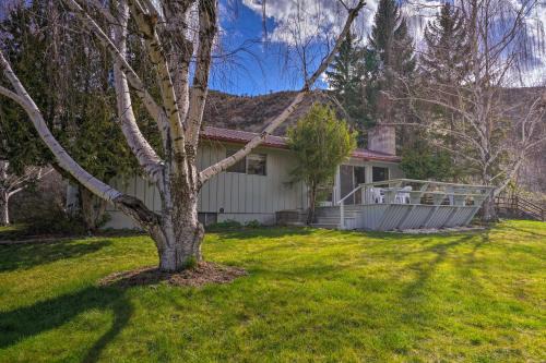 Charming White Bird Home with Mtn and Salmon River View