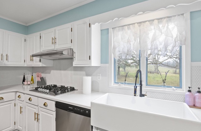 Charming Wine Country Cottage | Cayuga Wine Trail