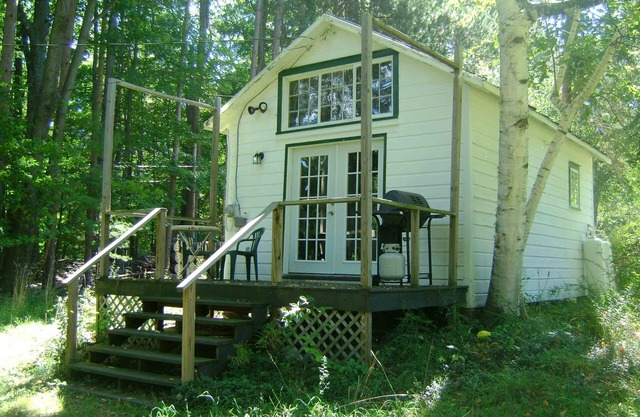 Charming Woodstock Teahouse Cottage vom Sawkill Creek Forellenbach