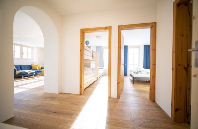 CHASA MUNTANELLA 3.5: CHARMING 3.5-ROOM FLAT, IN A MODERN ENGADIN HOUSE