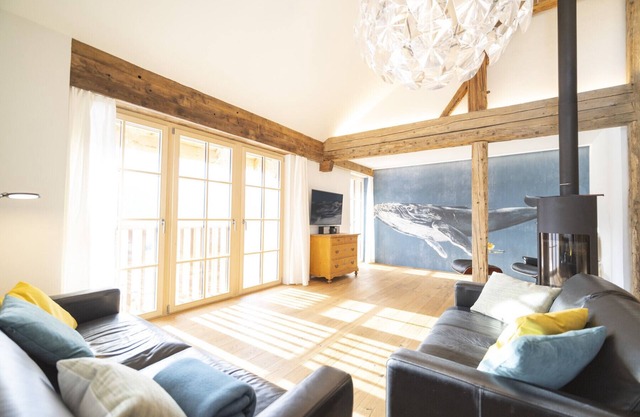 CHASA MUNTANELLA 4.5: BEAUTIFUL 4.5 ROOM ATTIC FLAT, IN A MODERN ENGADIN HOUSE