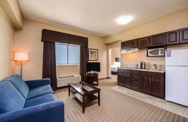 Chateau All Suites Hotel