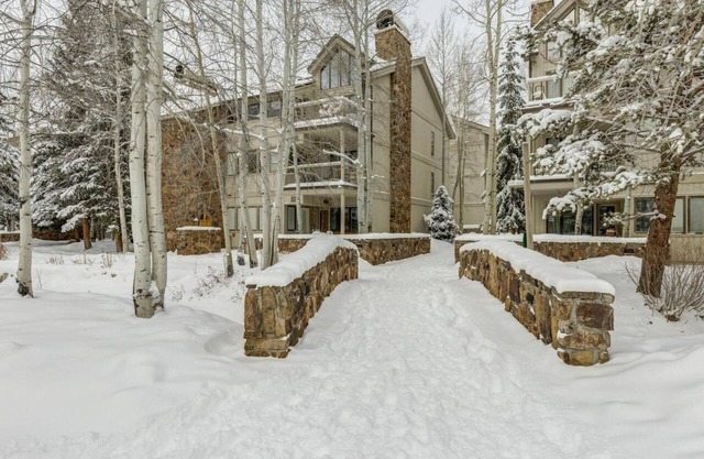 Chateau DuMont Oversized 2 Bed 2 Ba CDMR