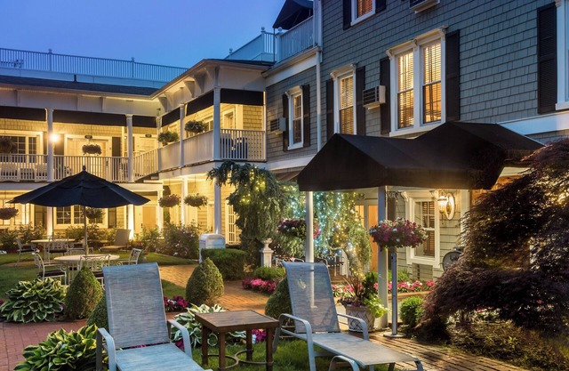 Chateau Inn and Suites