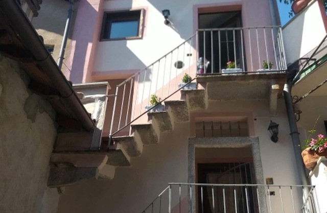 CHATEAU ROSE' HAUS 2 KMS LAGO MAGGIORE INTRA