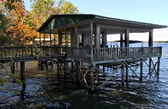 Chateau Rouge-3 BR / 2 1/2 Baths*Sleeps 10*Lakefront House is great for a group.