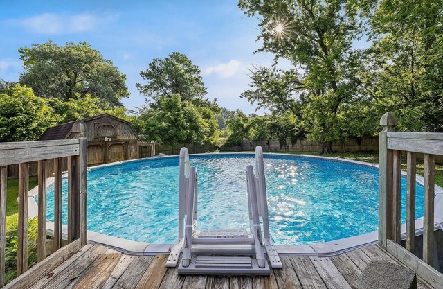 Chatt Vistas Oasis-3bdrm-5m to TN-Pool-Deck-BBQ-FirePit